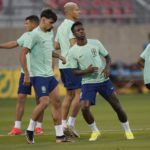 Neymar working '24 hours a day' to return at World Cup
