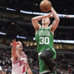 DeRozan scores 28 as Bulls stop Celtics' 9-game win streak
