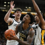 Murray has career night: 31 points, 20 rebounds in Iowa win