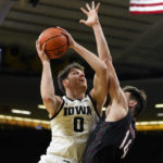 Murray scores 30 as No. 25 Iowa defeats Omaha 100-64