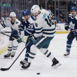 Marner ties team-record point streak, Leafs beat Sharks 3-1