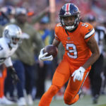 Adams' 35-yard TD in OT powers Raiders past Broncos 22-16
