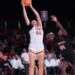 No. 6 Louisville beats No. 3 Texas at Battle 4 Atlantis