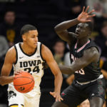 Murray scores 30 as No. 25 Iowa defeats Omaha 100-64