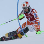 American Mikaela Shiffrin takes 1st-run lead at WCup slalom