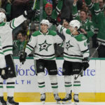 Stars erase 3-goal deficit in 3rd, beat Blackhawks 6-4