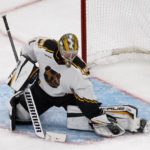 Bruins tie NHL mark for home start; beat Blackhawks, 6-1