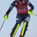 American Mikaela Shiffrin takes 1st-run lead at WCup slalom