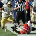 No. 1 Georgia overcomes slow start, routs Georgia Tech 37-14