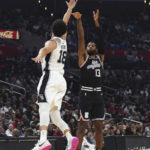 Clippers hit 21 3-pointers in 119-97 rout of Spurs