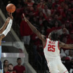 Sasser, cold-shooting No. 2 Houston outlast Kent State 49-44