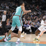 Lakers top Spurs in James' return for first road victory