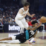 Mitchell scores 34, Cavaliers beat Trail Blazers 114-96