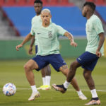 Neymar working '24 hours a day' to return at World Cup
