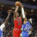 DeRozan scores 36, Bulls down Bucks 118-113