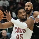 Bucks storm back in 2nd half to beat Cavaliers 117-102