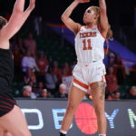 No. 6 Louisville beats No. 3 Texas at Battle 4 Atlantis