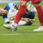 England's Kane trains ahead of World Cup match against U.S.