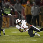 Texas Tech scores late touchdown to beat Iowa State 14-10