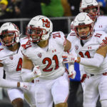 No. 12 Oregon stays in Pac-12 hunt, tops No. 10 Utah 20-17