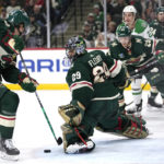 Johnston, Seguin lead Stars over Wild 4-1
