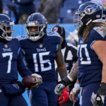 Texans snap 9-game skid by beating skidding Titans 19-14