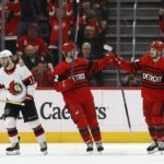 Red Wings score 3 goals early in 3rd to beat Senators 4-2