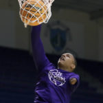 Enmanuel, college player with 1 arm, becomes an inspiration