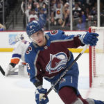 Georgiev stops 26 shots, Avs beat Isles 1-0 in shootout