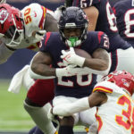 McKinnon's 26-yard run in OT lifts Chiefs over Texans 30-24