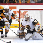 Guentzel, Kapanen fuel rally as Penguins slip by Vegas 4-3