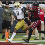 Buchner accounts for 5 TDs, Notre Dame wins Gator Bowl 45-38