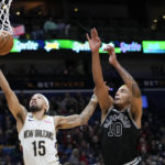 McCollum scores 40, Pelicans top Spurs 126-117 to end skid