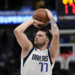 Doncic scores 38, Dinwiddie 20 as Mavs beat Thunder 121-114