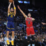 Poole scores 30 points with seven 3s off bench, Warriors win