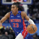 Hayes leads Pistons to overtime victory over Mavericks