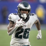 Hurts, Eagles clinch playoffs with 48-22 win over Giants