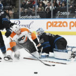 Maple Leafs hang on 4-3 over Flyers in weekday matinee