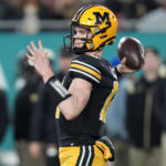Hartman throws 3 TD passes, Wake Forest beats Missouri 27-17