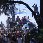 Argentina soccer team abandons parade amid swarms of people