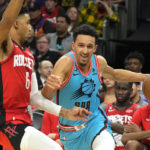 Rockets rally from 16 down to beat Booker, Suns 122-121