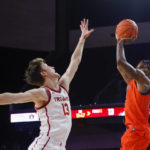 Ellis scores 28 points, leads USC over No. 19 Auburn 74-71