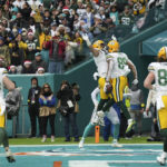 Tagovailoa throws 3 picks, Packers defeat Dolphins 26-20