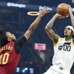 Mitchell scores 23, Cavs blast Jazz, improve to 15-2 at home