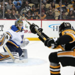 Kapanen's hat trick powers Penguins to 6-2 win over Blues