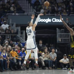 With Curry out, Poole scores 32 and Warriors beat Grizzlies
