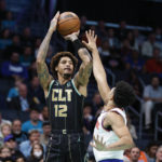 Randle stays hot, scores 33 as Knicks top Hornets 121-102
