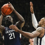 Adama Sanogo shines as No. 3 UConn stays unbeaten