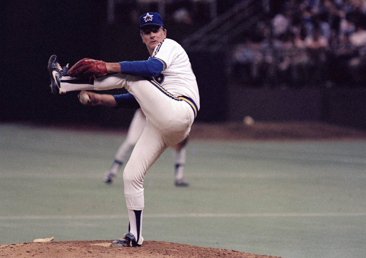 CORRECTS THAT PERRY WAS 84, NOT 88 AS ORIGINALLY SENT - FILE - Seattle Mariners pitcher Gaylord Per...
