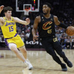 Mitchell upstages LeBron at home, Cavs down Lakers 116-102